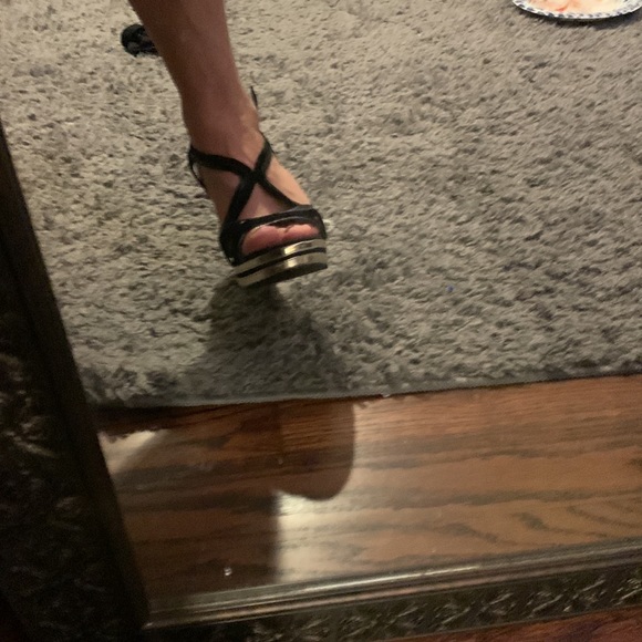 Wore twice only almost new size 8 very comfy - Picture 2 of 11